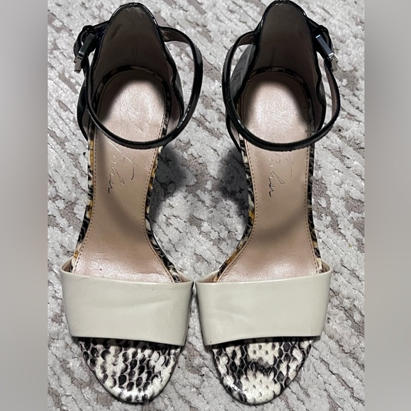 Marc Fisher Black/Beige Lizard Print Pumps Open Toe Size 5 - Picture 2 of 10